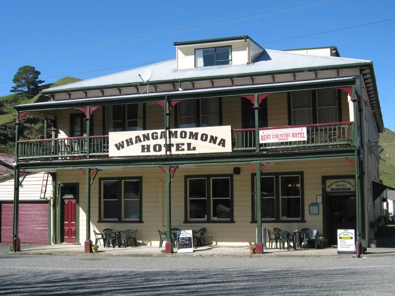 Whangamomona Hotel, Whangamōmona.